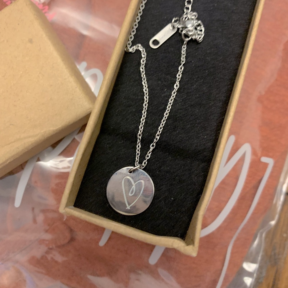 Latched Mama silver (stainless steel) Necklace heart & b00 bies